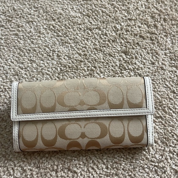 Coach Wallet - Picture 2 of 8